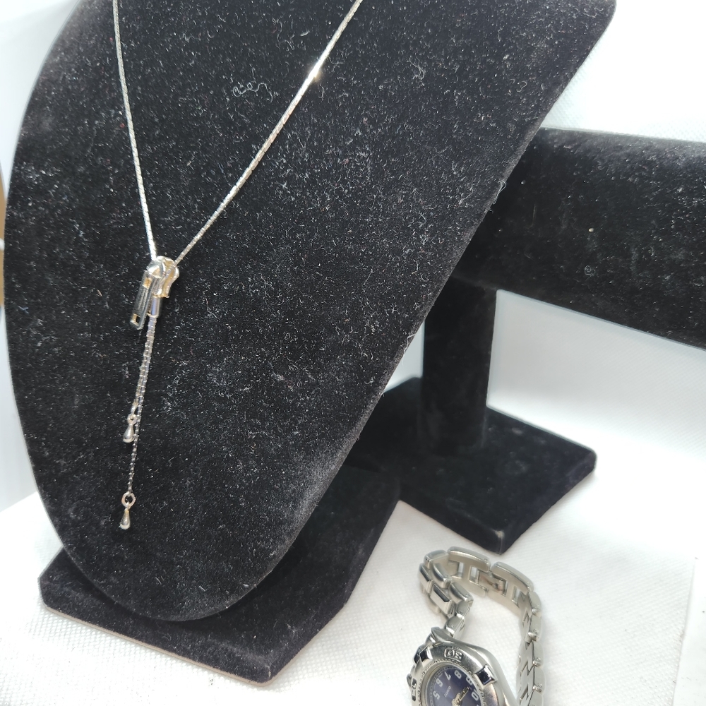 Magnetic bracelet, zipper necklace